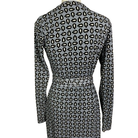 Ann Taylor Hazy Blue Tossed Leaf Wrap Dress, size 4, 95% Polyester, 5% Spandex - Picture 10 of 15